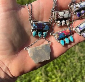 สร้อยคอแบบคลัสเตอร์ทำด้วยมือเงินสเตอร์ลิงเครื่องประดับร่วมสมัยของขวัญที่เรียบง่ายหรูหราสำหรับการสวมใส่ในชีวิตประจำวันของเธอ - Product Image 2