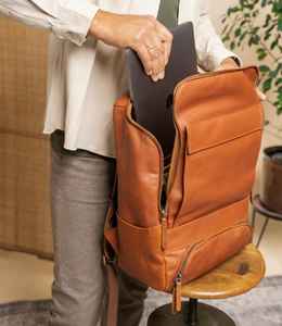 Mochila de Cuero Encerado Color Bronceado Premium para Hombre, Estilo Vintage, para Portátil, Viajes de Negocios, Mochila Grande para el Trabajo, Hecho en EE. UU. - Product Image 2