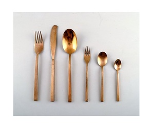 Juego de Cubiertos de Última Moda, 4 Piezas, Color Cobre Metálico, Acero Inoxidable, para Comedor y Restaurantes, Tenedor, Cuchillo y Cuchara - Product Image 6