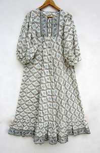 Nouvelle collection en gros Tie Dye Long Kaftan Demi-manches Rayonne Tissu Robe ample avec fente latérale Printemps Caftan Robes - Product Image 6