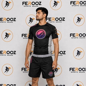 Ensemble Rash Guard pour Homme de Qualité Supérieure, Bleu Marine et Noir, Manches Courtes, Séchage Rapide, Polyester, Tenue de Sport d'Entraînement, Logo Avant - Product Image 3
