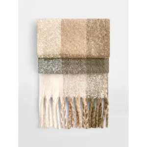 Sciarpa a Quadri Riciclata per Moda Sostenibile, Coperta Indossabile - Product Image 5