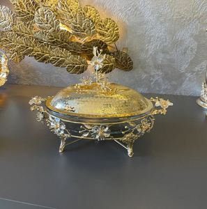 Ensemble de 2 plats chauffants en métal de luxe avec couvercle, support floral fait à la main en argent et or, buffet de mariage, chauffe-plats, traiteur, hôtel, utilisation en fête - Product Image 5