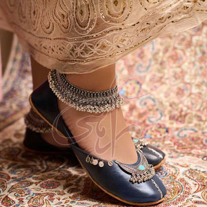 Pakistan Made Cheap Price High Quality Faux Leather Khussa Anti-Slippery Feature Customizable OEM Services New Fashion <b>Design</b> - Product Image 3