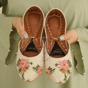 Khussas Personalizadas Ligeras, Diseño Impreso, Impermeables y Bordadas a Mano para Todas las Temporadas - Product Image 6