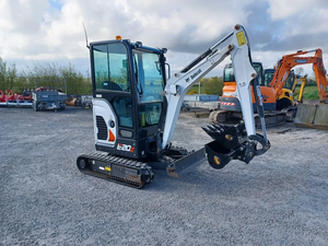 Mini-excavatrice d'occasion bon marché 305LC-9T HYUNDAII Bobcat E20z avec 10001-20000 heures de fonctionnement, poids de 98 kg - Product Image 2