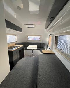 Nouvelle conception de mini-caravane de voyage, orange, aluminium, design moderne, pour 2 personnes, utilisation en camping - Product Image 3