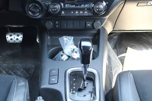 Toyota Hilux GR Sport Pick Up 4.0L V6 Patrol Double Cab 4WD Automatic Usato 2026 |   Pronto per l'esportazione - Product Image 3
