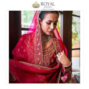 Magnifique tenue de soirée indienne de créateur en soie chinon avec dupatta en georgette et broderies, costume Anarkali à vendre - Product Image 6