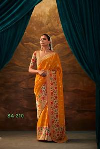 Dernier concepteur Pure Viscose Dola Silk Border Saree par Fab Zone - Product Image 4