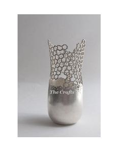 Florero de tres tamaños y formas diferentes en maceta artificial de color cobre de metal para uso en restaurante - Product Image 4