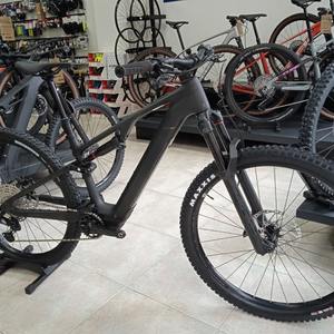 La mejor nueva bicicleta de montaña eléctrica 2025-2026 AMS Hub ONE44 C68X SUPER TM 400X, todos los tamaños y colores del cuadro, lista para enviar a todo el mundo - Product Image 4