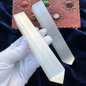 Tour de sélénite polie écologique en gros Art populaire Big Love Healing Crystal Wand for Feng Shui Energy Cleansing Spiritual - Product Image 1