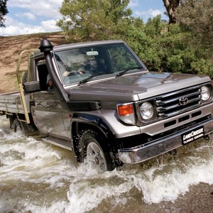 Confiable Toyyoo-ta Laandd Crruii-ser Pick Up con fuerte suspensión y transmisión manual - Product Image 3