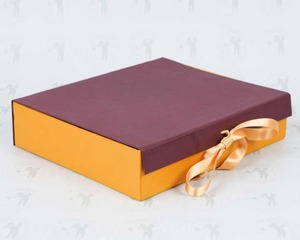 Boîte cadeau exquise faite à la main avec des trésors uniques pour des créations uniques pour chaque moment spécial - Product Image 2