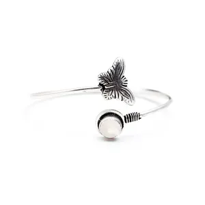 925 स्टर्लिंग चांदी की सफेद चालसीडोनी गोल जेमस्टोन कॉलेट सेट महिला उपहार के लिए डिजाइनर तितली के गहने