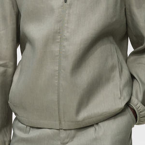 แจ็คเก็ตบอมเบอร์ผู้ชายแบบกำหนดเอง แจ็คเก็ตผ้าเมมโมรี่คุณภาพสูง ซิปหน้า ดีไซน์ทันสมัย สวมใส่สบาย ออกแบบตามสั่ง รุ่นปกติ ปี 2026 - Product Image 5