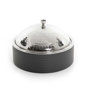 Plat de service isotherme en acier inoxydable martelé, fait main, avec support chauffe-plats en bois, pour mariages, fêtes et buffets - Product Image 5