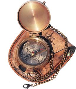 Boussole de poche écologique en cuivre gravé pour hommes, boussole classique avec étui en cuir, cadeau religieux inspirant, design circulaire - Product Image 1