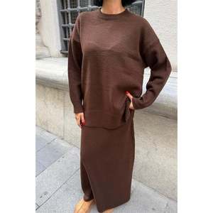 Conjunto de Falda Midi y Prendas de Punto 10231 Hecho de Tela de Lana Suave - Product Image 6