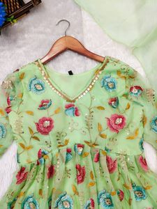 2023 dernier costume de créateur luxueux Salwar pour filles nouvelle mode robe pakistanaise avec tissu net pour les mariages-numéro de modèle fantaisie - Product Image 6