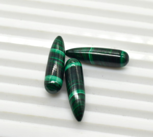 Cabochon en cristal de malachite naturelle gouttes 28X8 MM env. Pierres précieuses vertes en vrac pour la fabrication de bijoux - Product Image 3
