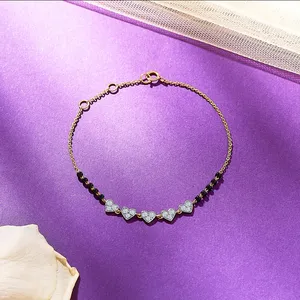 สร้อยข้อมือทองคำขาวประดับเพชรแบบยืดหยุ่นสำหรับผู้หญิง - Product Image 1