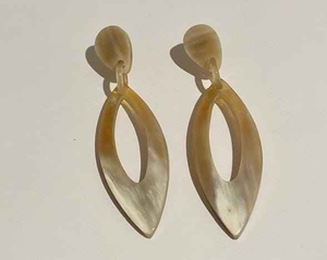 Crescent Crafts Boucles d'oreilles en corne de buffle de qualité supérieure Lovely Design Style romantique de qualité supérieure pour les mariages par glowin fashion - Product Image 3