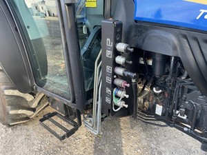 รถแทรกเตอร์มือสอง T1104ฮอลแลนด์และรถแทรกเตอร์ฟาร์ม2016 T4.100 - Product Image 2