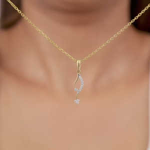 Allure Gold Diamond Pendant Collares de lujo con diamantes seductores - Product Image 2