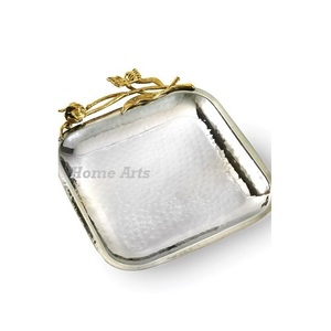 Plateau à thé et café en acier inoxydable de dernière conception avec poignées en forme de feuille Plateau de service alimentaire de forme ronde de la plus haute qualité - Product Image 5