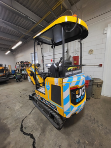ซื้อรถขุดขนาดเล็ก JCB 19C-1E 10 ตัน ปี 2023 พร้อมเกียร์และปั๊ม ในราคาพิเศษ - Product Image 3