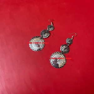 Inde boucles d'oreilles de luxe designable femme mode bijoux boucles d'oreilles pour femmes SCI artisanal traditionnel conçu boucle d'oreille en métal - Product Image 5