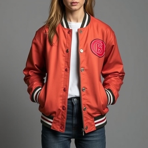 Chaqueta de Béisbol Estilo Letterman Vintage: Cuerpo de Lana de Alta Calidad, Mangas de Cuero, Logotipo Personalizado, Botones a Presión, Acolchado Grueso y Cálido - Product Image 1