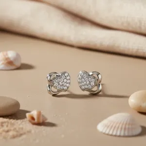 Pendientes de corazón plateados con cristales de imitación para mujer, regalo de joyería de moda romántica - Product Image 1