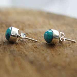 Dainty Bohème Turquoise Gemstone Stud Boucle d'oreille Poids léger Minimaliste Vente en gros Boucle d'oreille Artisan Crafted Silver Boho Jewelry - Product Image 2