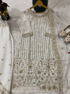 Costume Anarkali élégant à manches longues avec broderie de séquence de tissu faux georgette lourd et Dupatta assorti pour le travail de fantaisie de fête - Product Image 2
