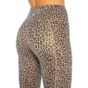 Legging froissé pour femme pantalon d'entraînement de compression avec détail et soutien des hanches - Product Image 4