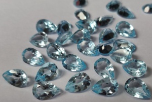 Topaze Bleu Ciel Naturelle taille mm Poire Facette 3x5mm-Topaze Bleu Ciel en vrac Poire - Product Image 4