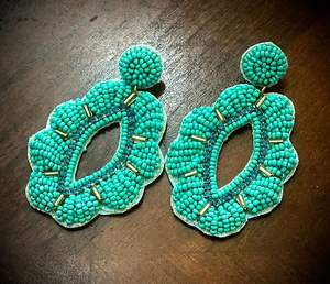 Pendientes Glam bordados con detalles de cuentas - Product Image 3