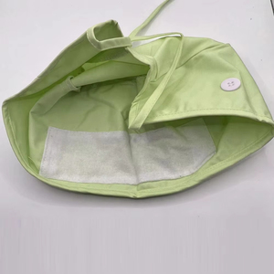 Bonnet d'infirmière léger avec un charmant imprimé saisonnier pour l'équipe hospitalière nécessitant une protection délicate - Product Image 5