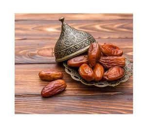 Beau bol en laiton antique pour l'affichage décoratif de fruits secs et de dattes lors d'événements de mariage et de pooja indiens - Product Image 1