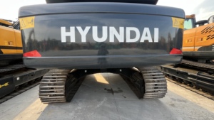 Excavatrice sur chenilles Hyundai R305LC-9S d'occasion de 30 tonnes en stock à vendre - Product Image 5