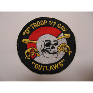 Insignias Bordadas a Máquina Cuadradas de Fieltro No Tejido Personalizadas para el 7º Regimiento de Paracaidistas Ligeros - Product Image 4