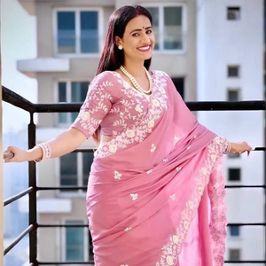 Kanchipuram Chemisier en soie non cousu avec bordure large Jari Work et Dori Dori Cotton Daily Wear Textile Garment Trending Saree - Product Image 1