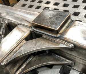 Pièces d'estampage assistées par CNC sur mesure et plaques de découpe laser Fabrication de tôle d'acier inoxydable - Product Image 2