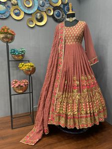 Launch – robe de soirée longue en tissu georgette lourd, tenue de soirée avec dupata - Product Image 3