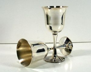 Copa de Vino y Champán de Aluminio de Lujo con Acabado Antiguo y Patrón Martillado a Bajo Precio - Product Image 4