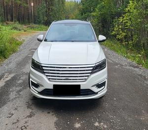 V O K S VV A G E N  e-Larvida III 2019, Sedán con Tracción en las Cuatro Ruedas, Litio R18, Cuero - Product Image 1