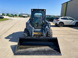 Cargadora Compacta John Deere 324G Usada del 2024 con Motor Yanmar, Componentes Hidráulicos Huade, Alta Eficiencia - Product Image 2